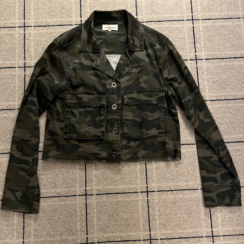 Bella Dahl Cropped Camo Green Women's Jacket